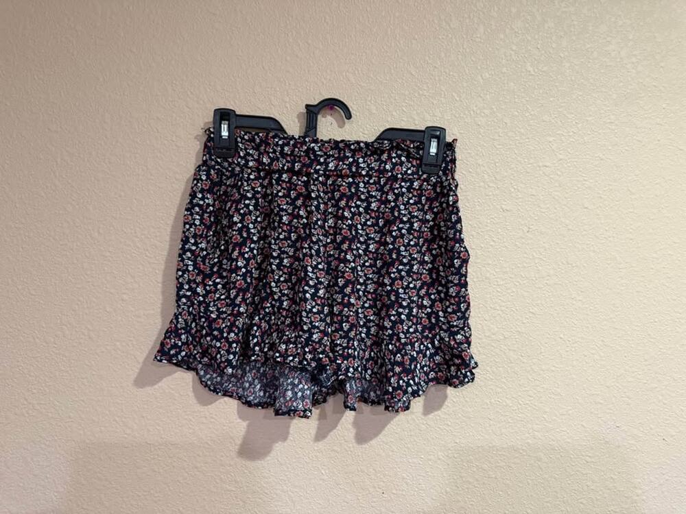 Hollister Ultra High-Rise Floral Shorts NWT